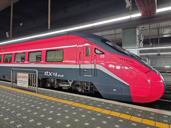 지난 9월 1일부터 ITX마음열차의 운행이 시작됐다. 마음열차는 기존 노후화된 무궁화호를 대체할 차세대 열차로 평가받는다.