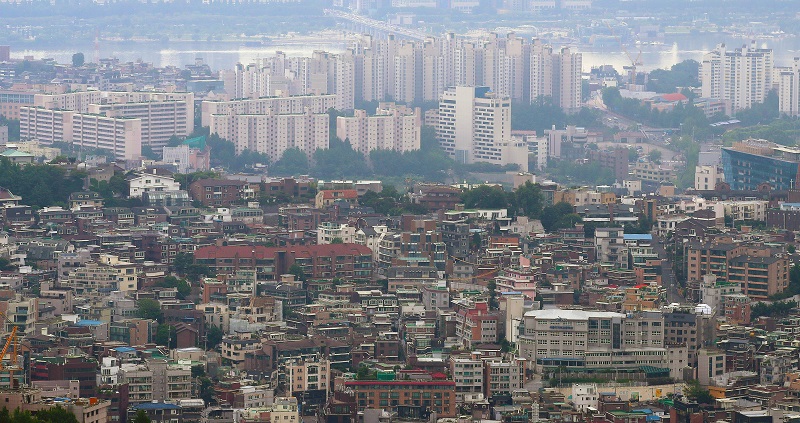 서울 남산에서 바라본 빌라촌의 모습.(사진=저작권자(c) 뉴스1, 무단 전재-재배포 금지)