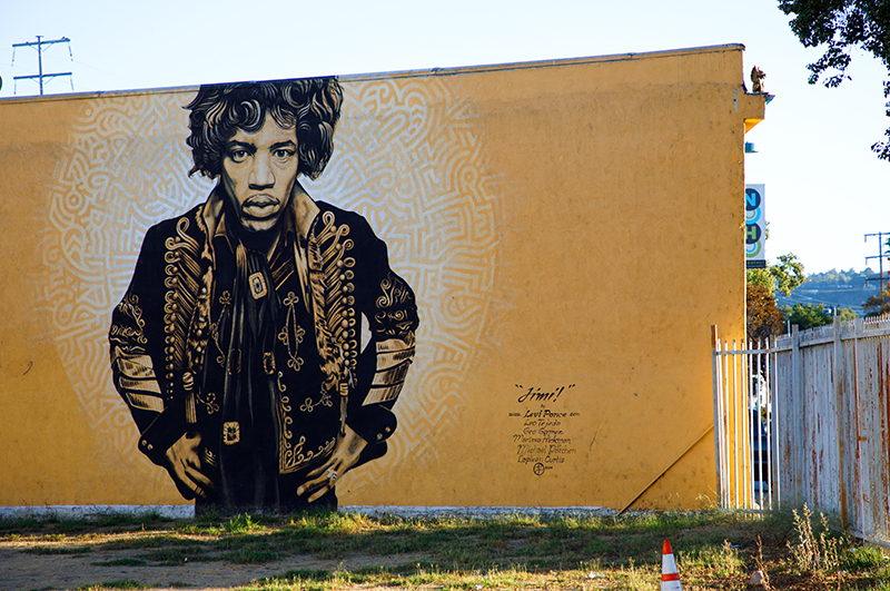 미국 캘리포니아주 노스할리우드의 한 건물 벽에 있는 지미 헨드릭스의 벽화 (사진=저작권자(c) EPA/연합뉴스, 무단 전재-재배포 금지)