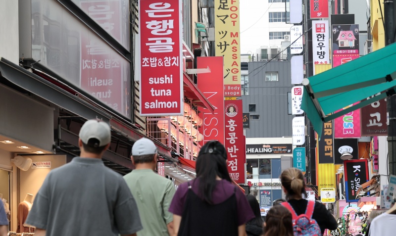 서울 중구 명동 거리의 상가 밀집 지역.(ⓒ뉴스1, 무단 전재-재배포 금지)