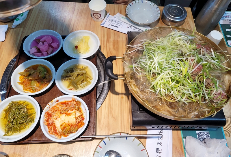 맛있는 점심을 먹고 다시 힘을 냈다.