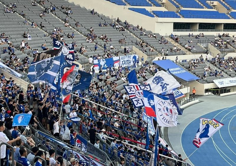 어느새 나는 새싹 프로축구 팬이 되었다. 아직도 열렬한 응원은 조금 적응이 안되지만, 경기가 끝나면 며칠간의 스트레스가 싹 풀리는 느낌이다.