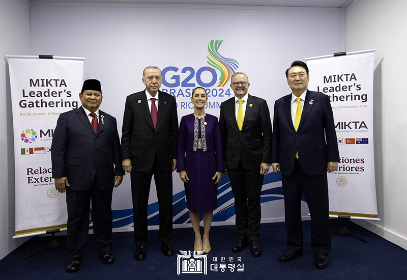 G20 정상회의 참석을 위해 브라질 리우데자네이루를 방문 중인 윤석열 대통령이 18일(현지시간) 범 지역 중견국 간 협의체인 ‘믹타(MIKTA)’ 회원국 정상들과 만남을 가졌다. (사진=대통령실)