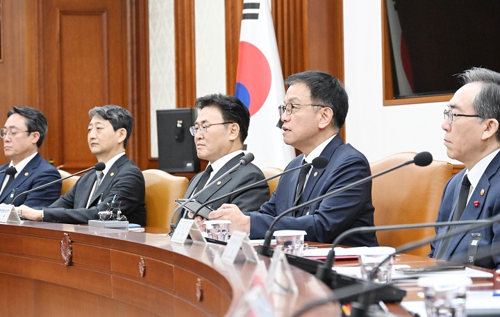 최상목 대통령 권한대행 부총리 겸 기획재정부 장관이 2일 정부서울청사에서 열린 경제관계장관회의에서 발언하고 있다.(ⓒ뉴스1, 무단 전재-재배포 금지)