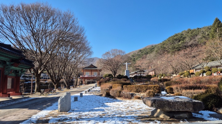 입구에서 바라본 배론 성지.(필자 제공)