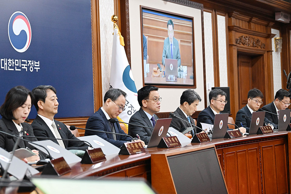 최상목 권한대행 "설 명절, 민생경제 회복의 확실한 계기로 삼아야"