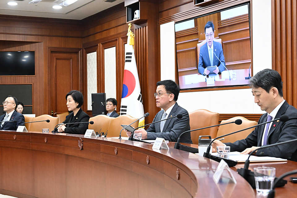 최상목 권한대행 "모든 부처가 일자리 전담부처…고용 개선에 최선"