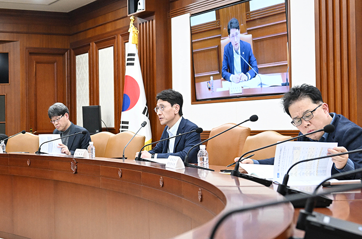 김윤상 기획재정부 차관이 서울 종로구 정부서울청사에서 열린 '제2차 재정집행 점검회의'에서 모두발언을 하고 있다. 2025.1.16 (ⓒ뉴스1, 무단 전재-재배포 금지)