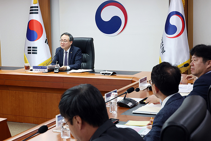 고기동 행정안전부 장관 직무대행이 21일 오후 서울시 종로구 정부서울청사에서 열린 제2회 중앙-지방정책협의회에 참석하여 모두 발언을 하고 있다. (사진=행정안전부)