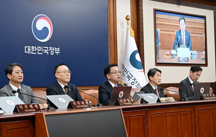 최 권한대행 "한·미, 관세조치 논의 및 조선 협력 강화 실무협의 가동"