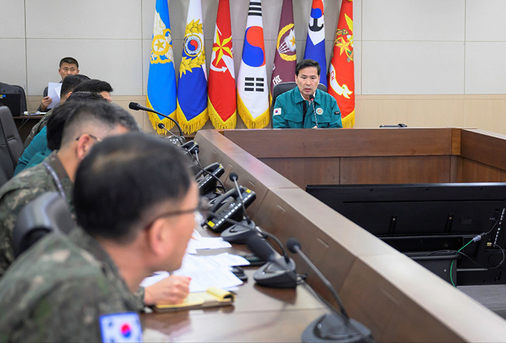 김선호 국방부 장관 직무대행이 사고대책본부 회의를 주재하고 있다. (사진=국방부)