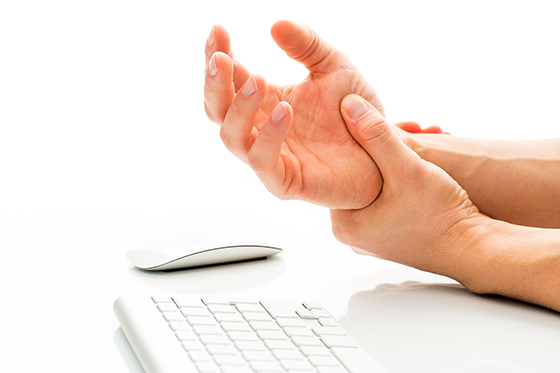 <安단테 11기> 컴퓨터 작업을 할 때 손목이 뻐근하다면? 나도 VDT 증후군일 수도 있다고?