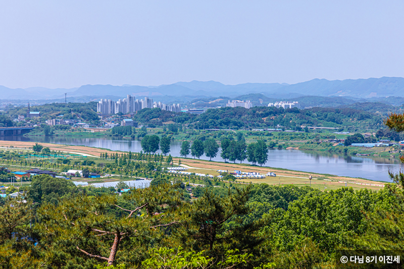 반월루에 오르면 부여 시가지를 한눈에 조망 ⓒ 다님 8기 이진세