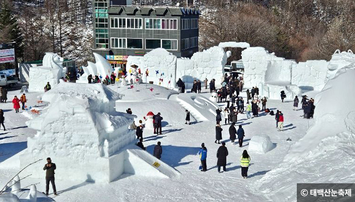 매년 새로운 테마 눈 조각 ⓒ 태백산눈축제