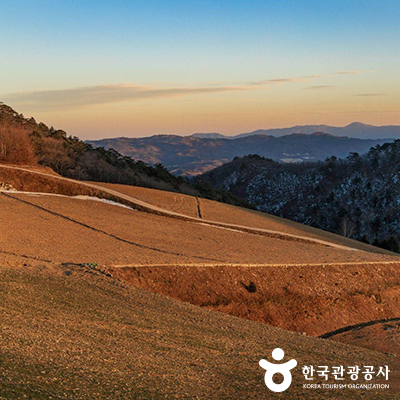 고루포기산과 옥녀봉 사이에 위치한 안반데기 ⓒ 한국관광공사